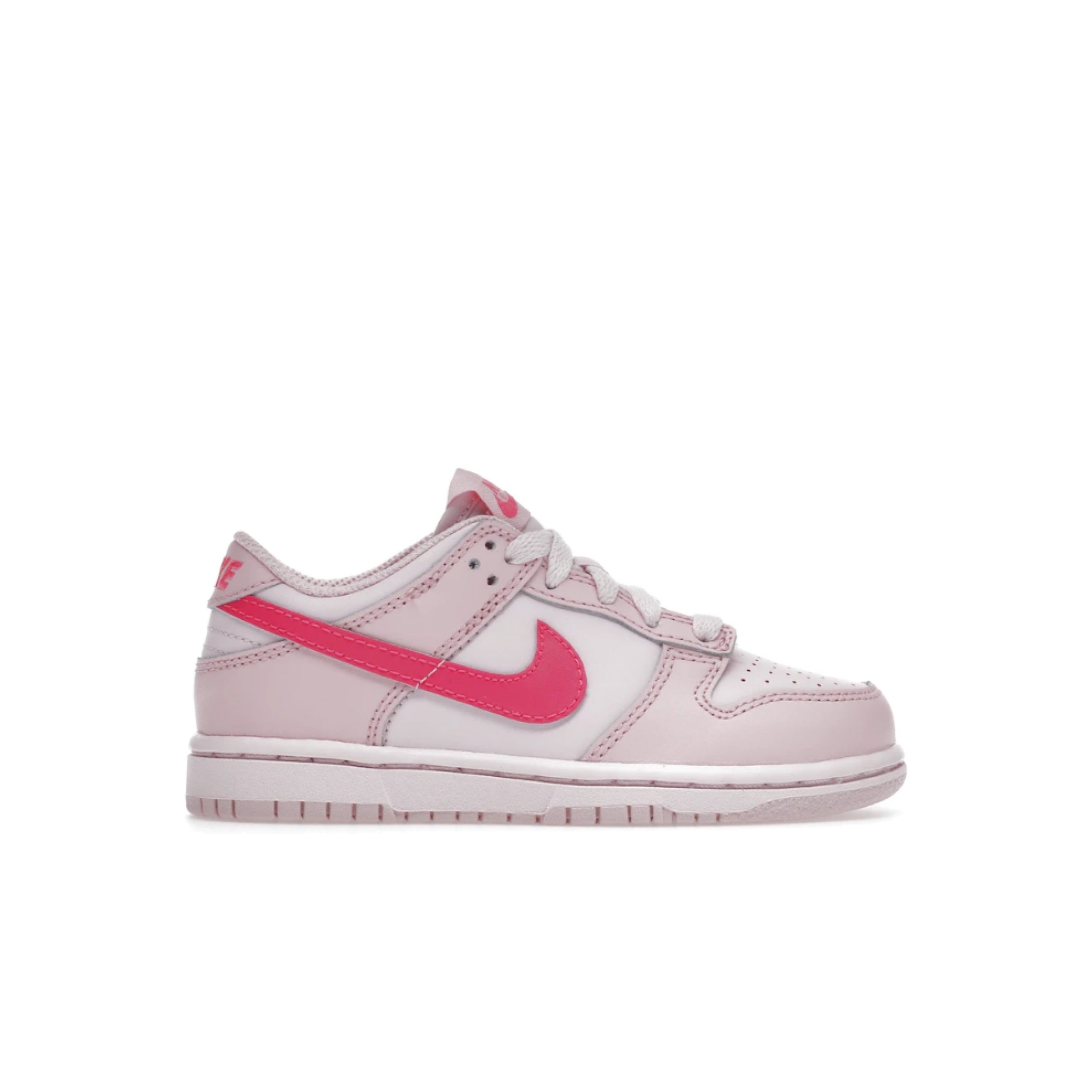 Nike deals Dunk Low “Triple Pink”